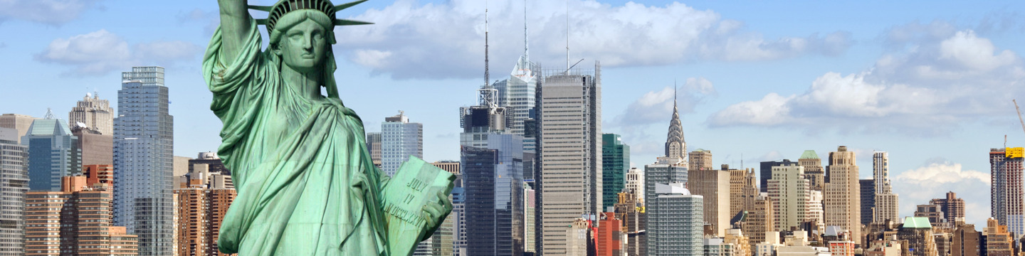 Usa_websim9 La Statua della Libertà che accoglie i visitatori con il suo messaggio di libertà e speranza