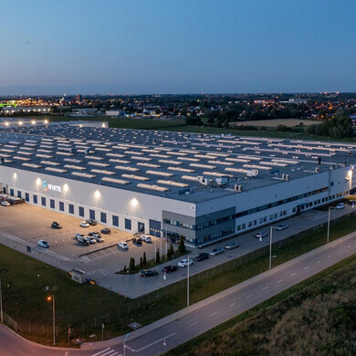 Veduta aerea stabilimento Interpump Ripresa panoramica dall’alto dello stabilimento Interpump, che mostra l’ampiezza degli spazi produttivi e logistici.