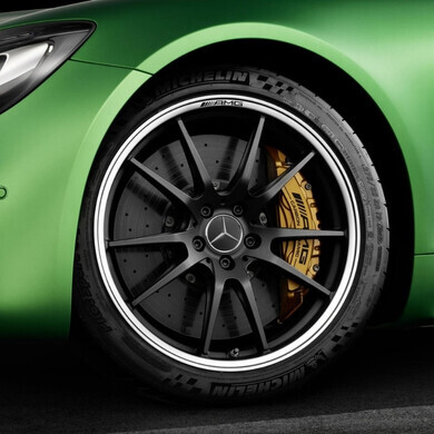 Particolare di pneumatico Michelin