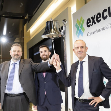Management Execus, primo giorno quotazione Il team di management di Execus celebra il primo giorno di quotazione in Borsa Italiana.