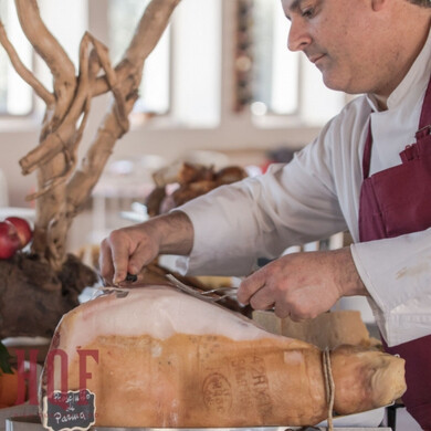 Primo piano di un prodotto HQF, evidenziando qualità e dettagli del packaging.