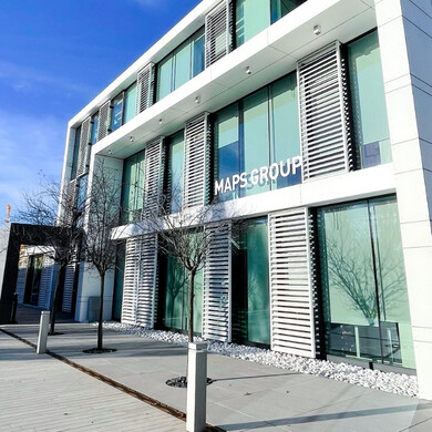 Particolare facciata sede Maps Group Dettaglio architettonico della facciata della sede Maps Group.