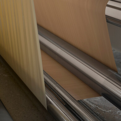 Gamma di prodotti Neodecortech esposti, evidenziando varietà e qualità.