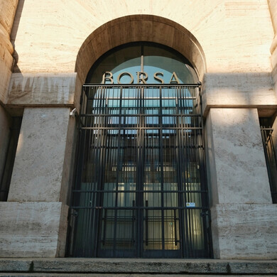 Ingresso della Borsa di Milano Vista dell’ingresso della Borsa di Milano. Piazza Affari è una delle piazze principali di Milano, vicino a Piazza Cordusio e non lontano da Piazza Duomo, edificio finanziario.