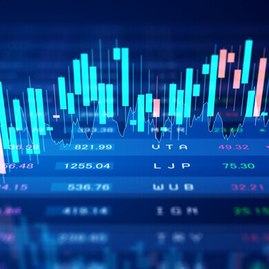 Grafico dei prezzi azionari e tabellone di trading Grafico dei prezzi azionari su un tabellone di trading.