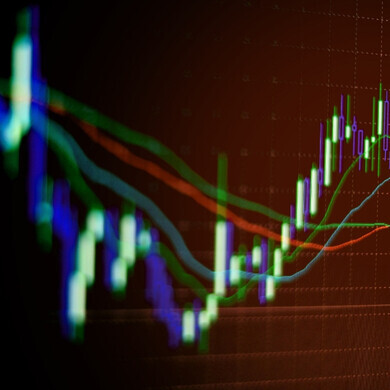 Bagliori su un grafico finaniziario verde e viola Effetti luminosi verdi e viola su un grafico finanziario