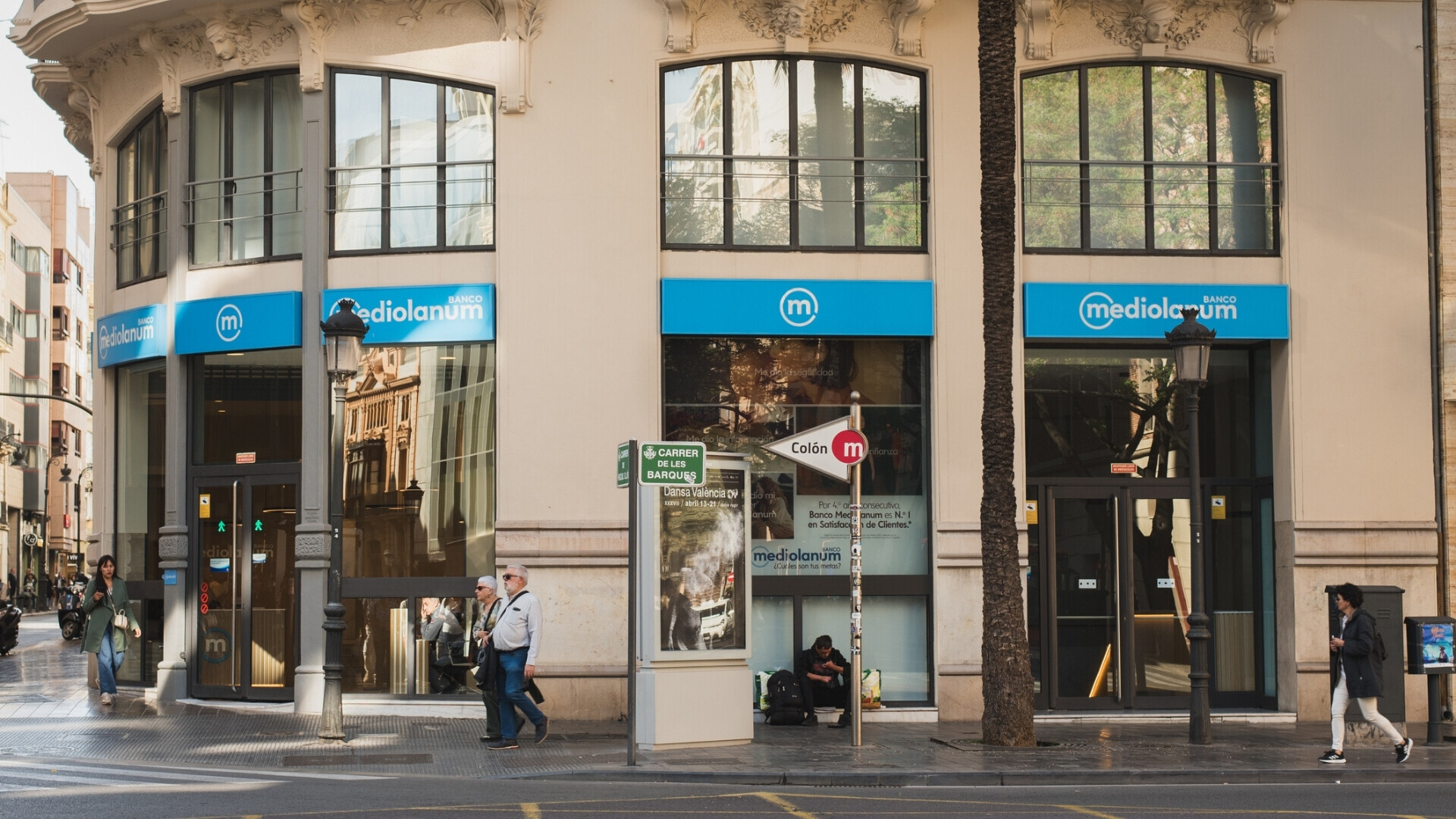 Sede centrale del Banco Mediolanum, una banca spagnola a Valencia, Spagna Valencia, 11 aprile 2024. Sede centrale di Banco Mediolanum in Spagna.