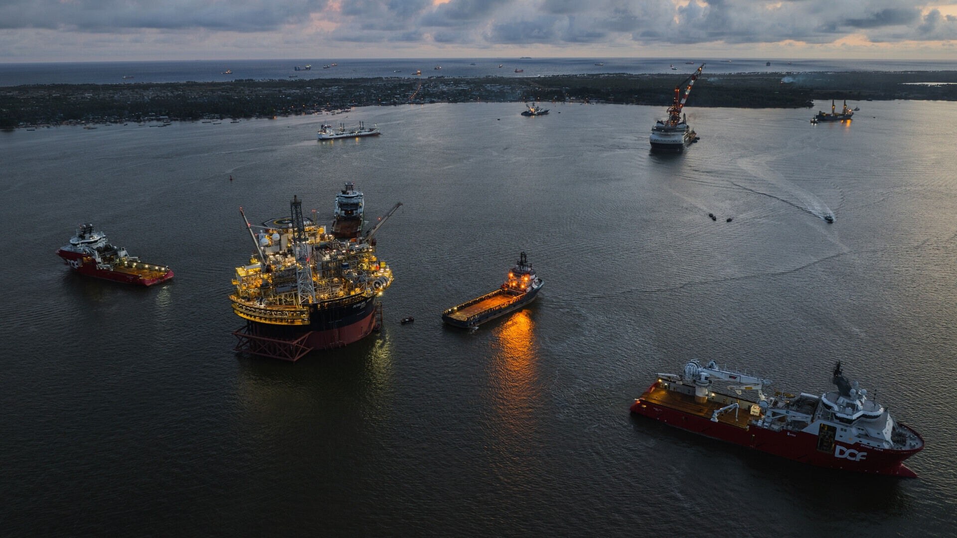 Vista aerea di petroliere eni