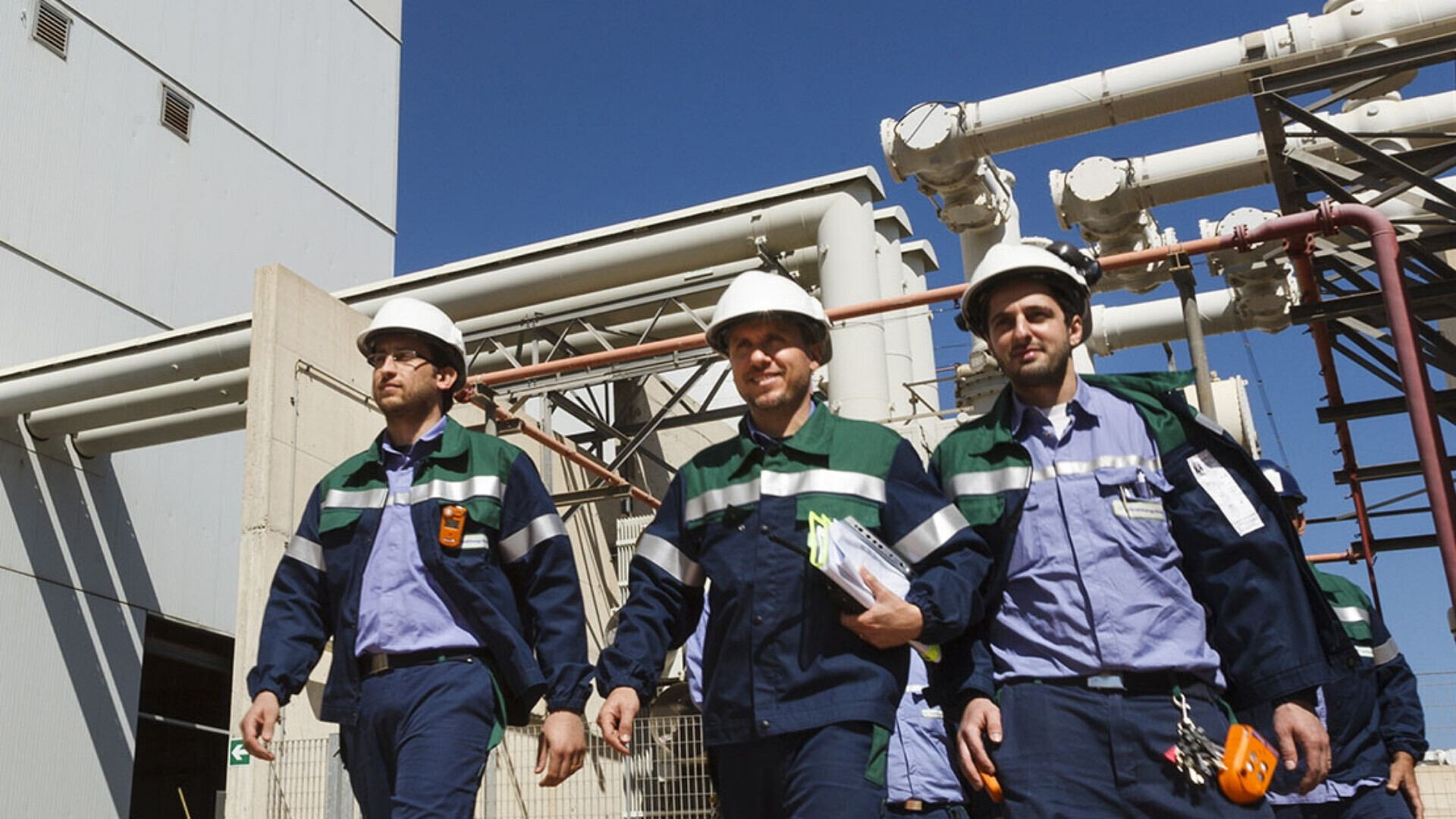 Personale ERG Gruppo di collaboratori ERG in ambiente professionale.