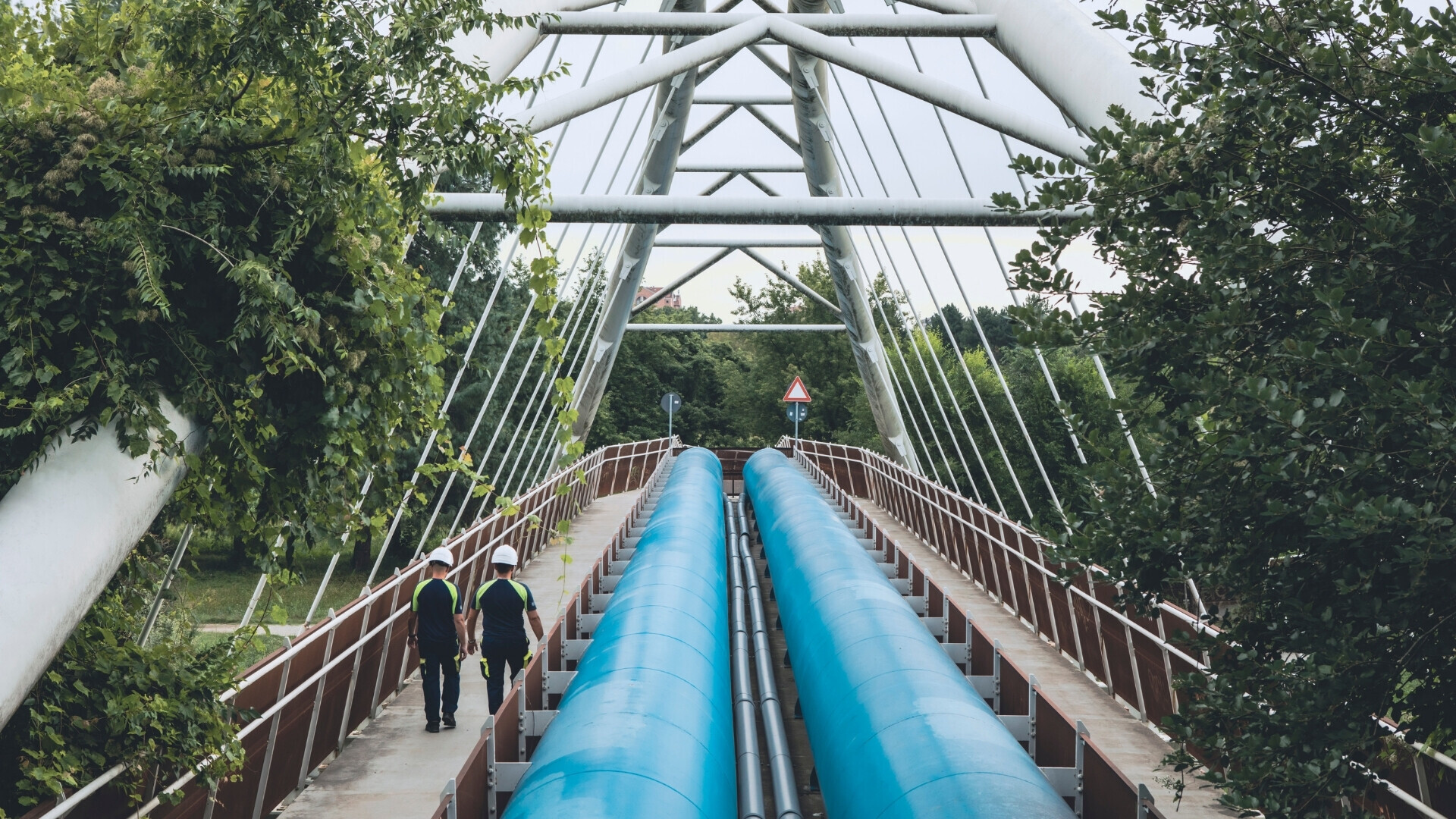 Attività Iren Reti Teleriscaldamento Personale Iren al lavoro per controllo e manutenzione delle reti di teleriscaldamento