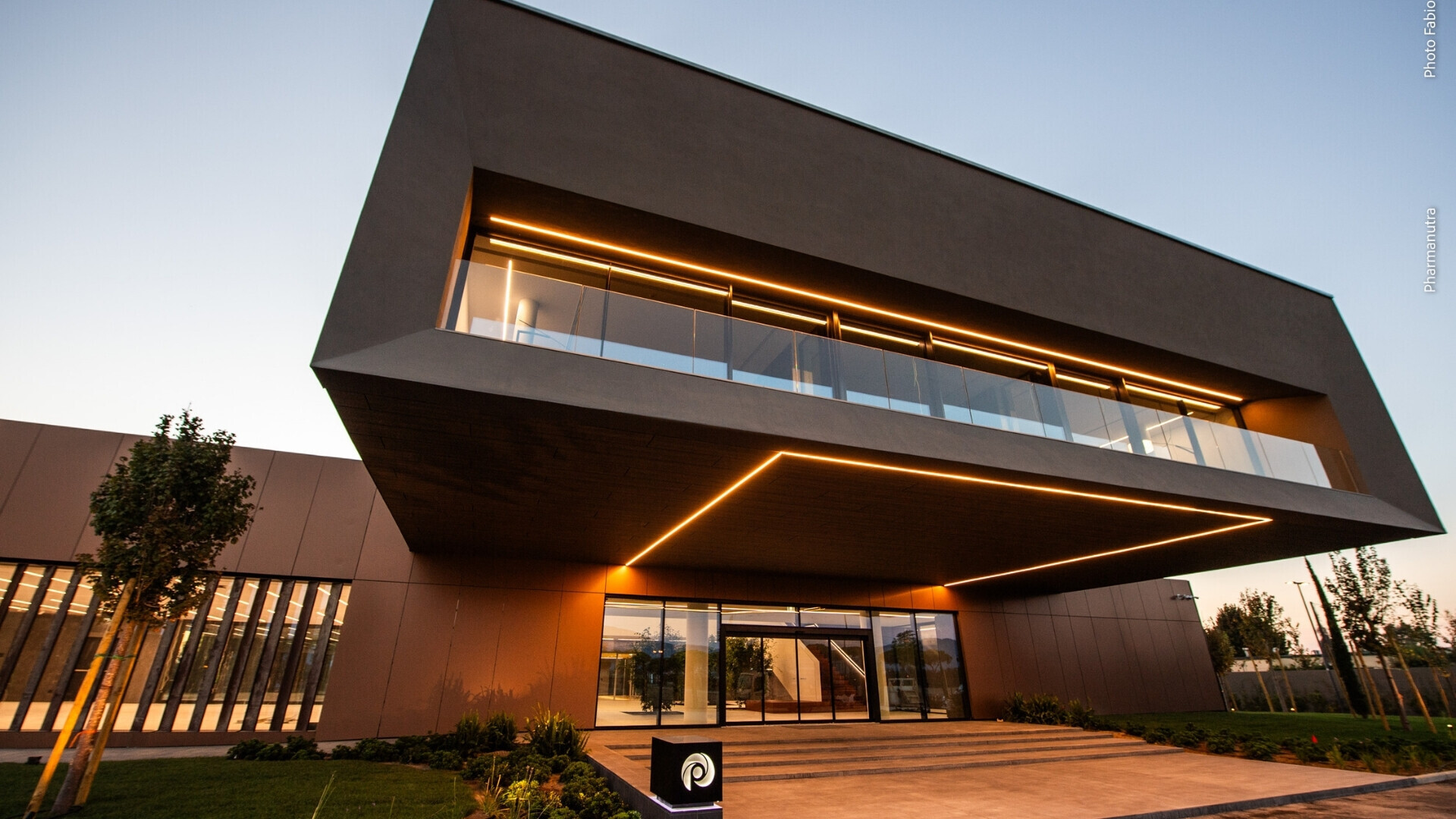 Edificio principale di Pharmanutra, sede operativa dell’azienda.