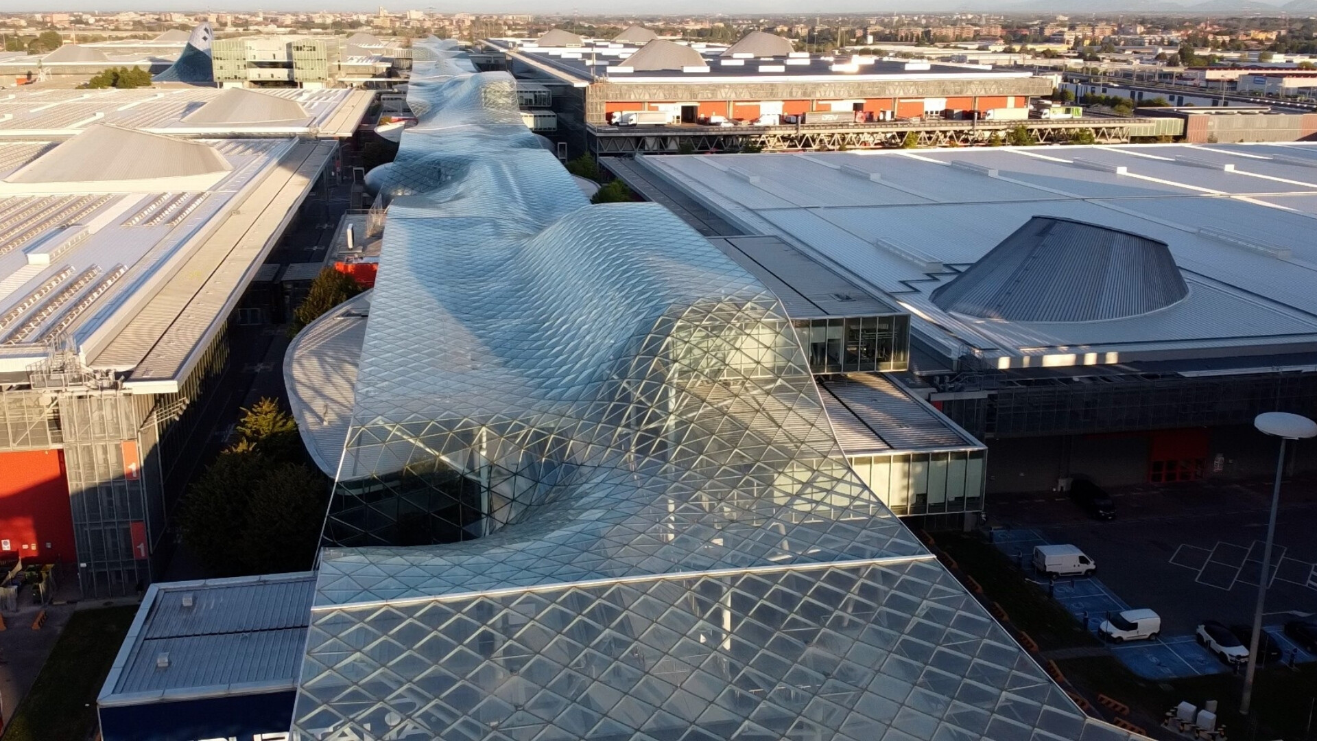 Veduta dall’alto della copertura della sede di Fiera Milano.