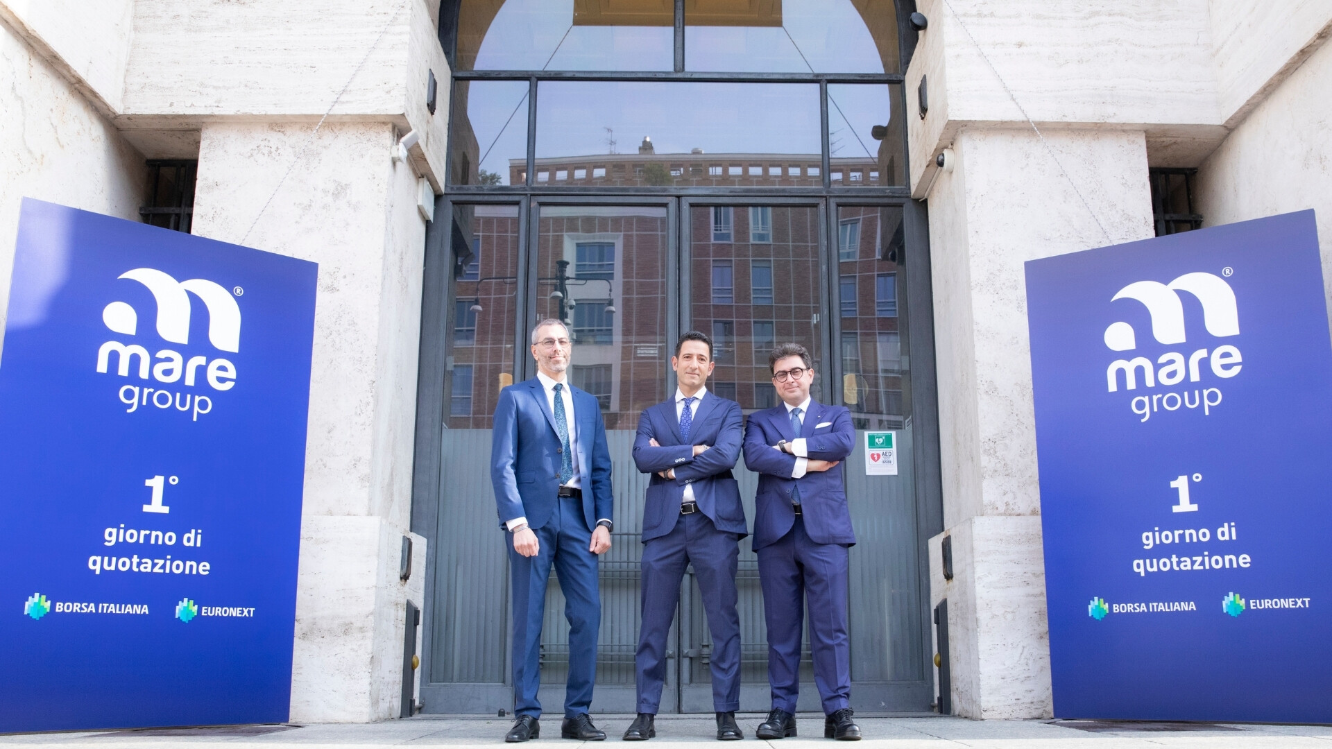 Il top management di Mare Group durante il primo giorno di quotazione in borsa.