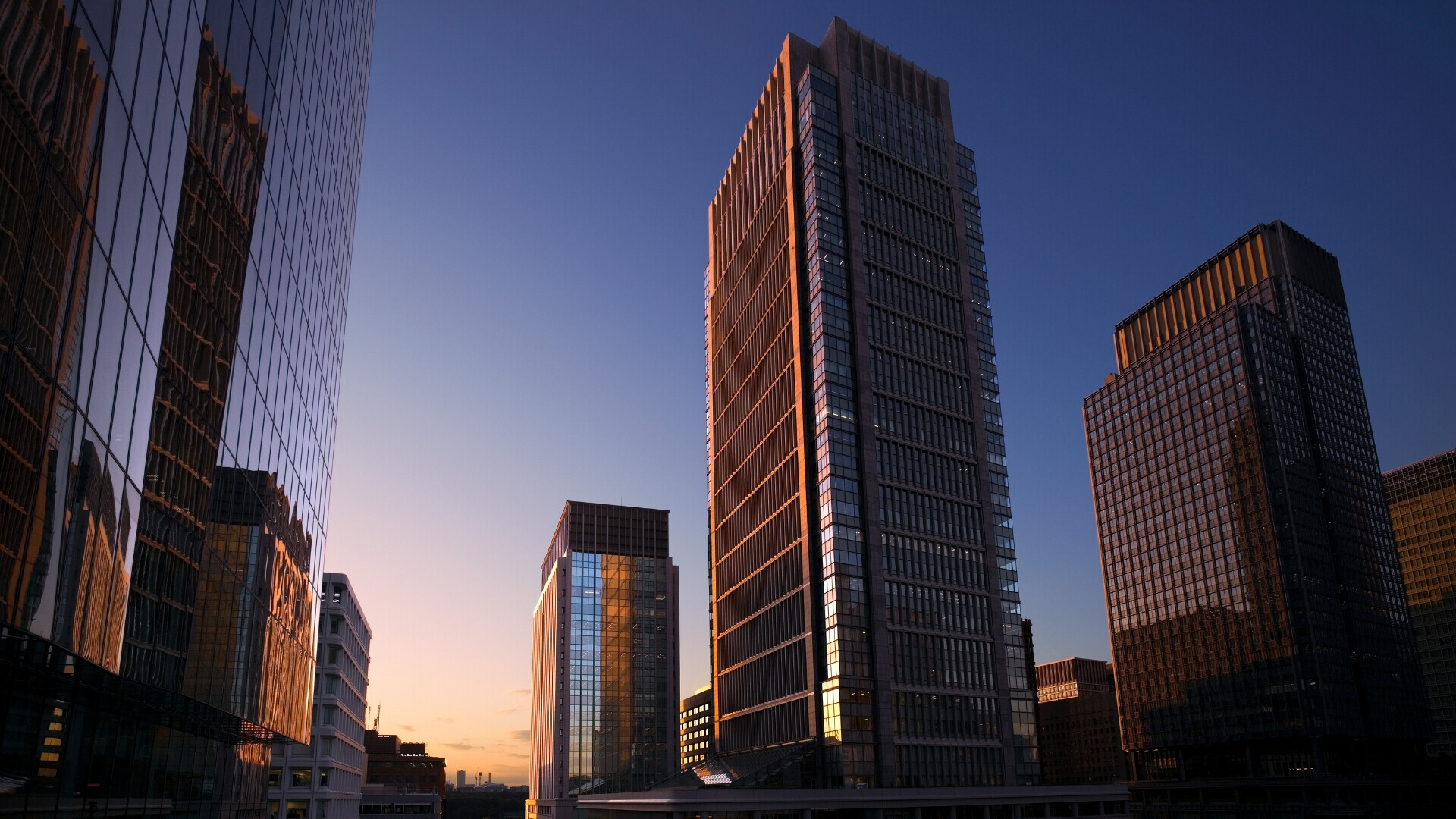 Quartiere finanziario di Tokio Vista al tramonto di un quartiere finanziario di Tokio
