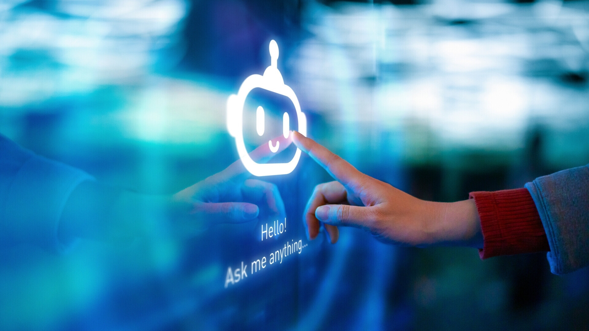 Giovane donna davanti a un display digitale illuminato in città. Interagisce con un chatbot di intelligenza artificiale su schermo digitale. Tecnologie VR e AR, assistente virtuale, innovazione e tecnologia Giovane donna in città interagisce con un assistente virtuale su display digitale, concetto di intelligenza artificiale, realtà virtuale e innovazione tecnologica.
