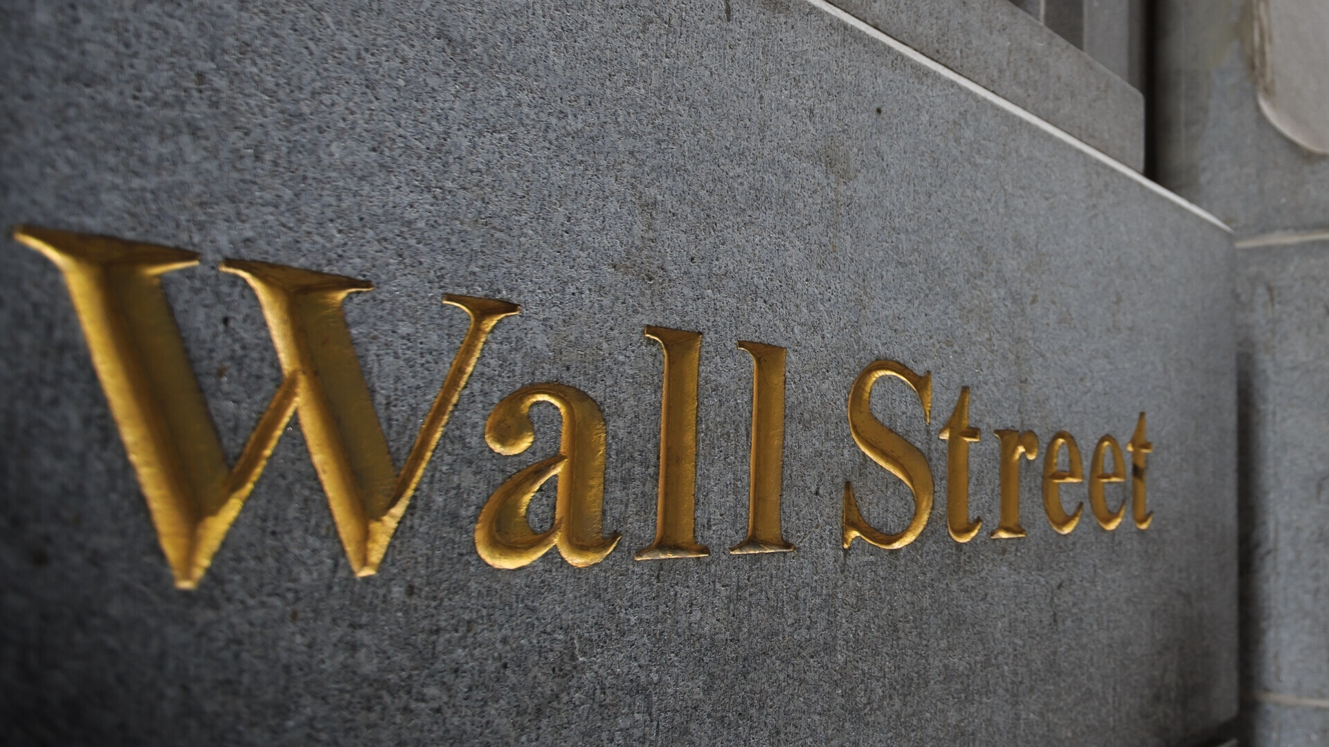 Lastra gialla di Wall Street Segnale stradale giallo con scritta “Wall Street”