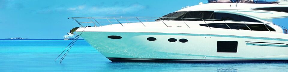 yachting_websim3 Viaggio senza confini: La libertà assoluta a bordo di uno yacht che esplora acque incantevoli.